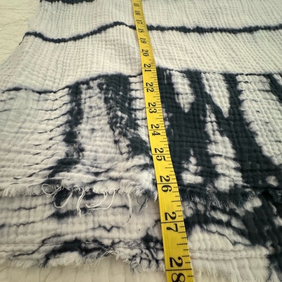 Stevie Hender short sleeve tie dye blouse. Navy/white. Boho. Size Medium - Picture 8 of 8